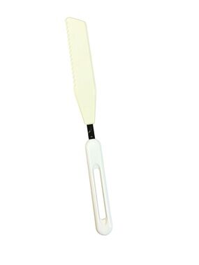 Vintage Bonny Off White Nylon Icing Spatula Spreader Serrated Knife Baking